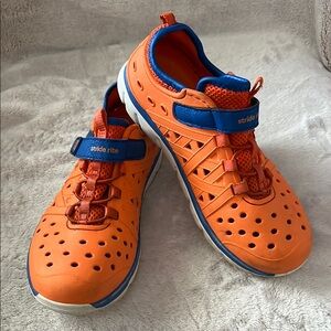 Stride Rite Phibian sz 2  Kids' Orange and Blue
